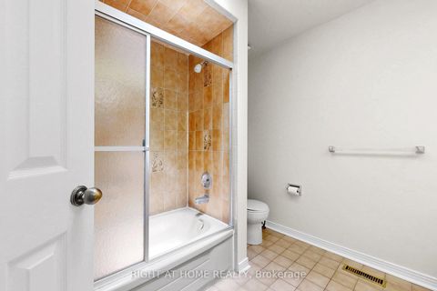 Photo 32 at 103 Heatherton Way, Yorkhill, Vaughan