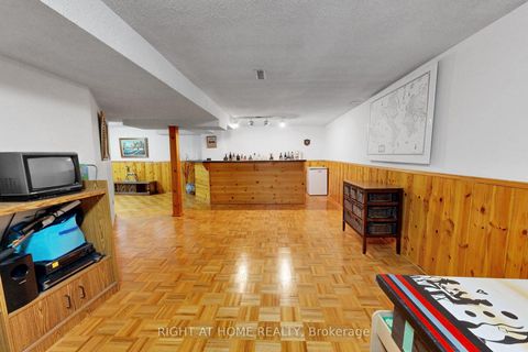 Photo 44 at 103 Heatherton Way, Yorkhill, Vaughan