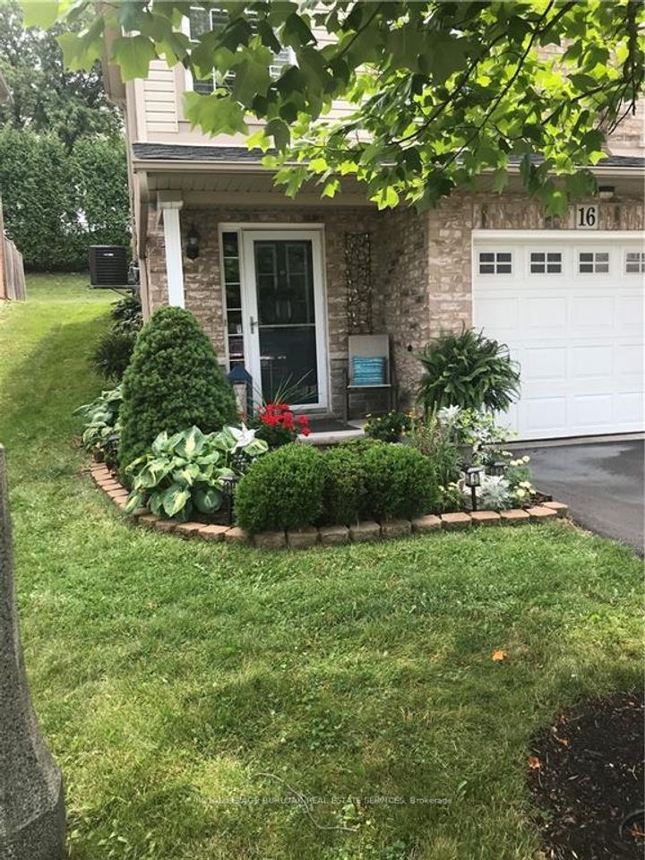 Photo 3 at 16 - 7 Southside Place, Mountview, Hamilton
