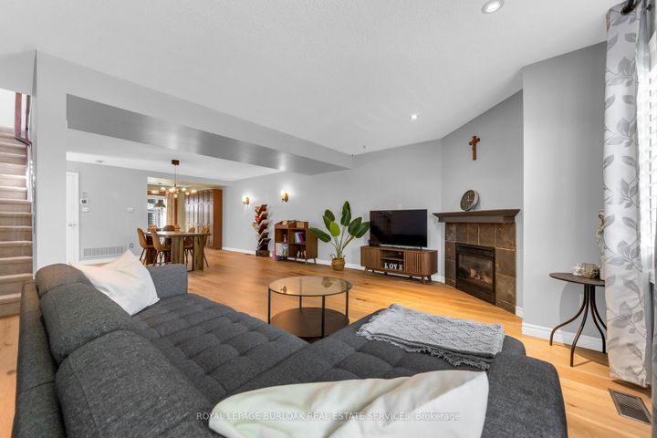 Photo 7 at 16 - 7 Southside Place, Mountview, Hamilton