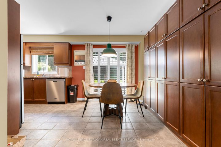 Photo 9 at 16 - 7 Southside Place, Mountview, Hamilton