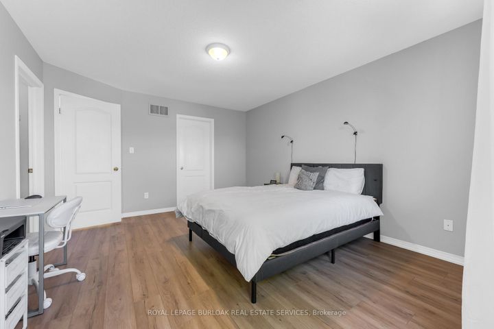 Photo 17 at 16 - 7 Southside Place, Mountview, Hamilton