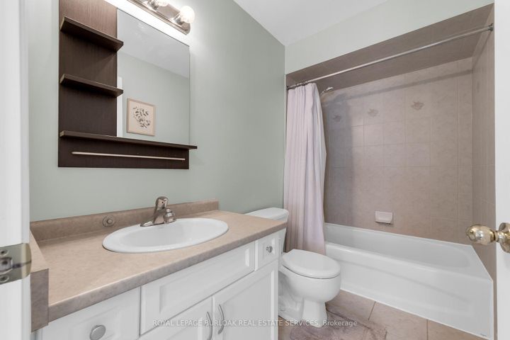Photo 24 at 16 - 7 Southside Place, Mountview, Hamilton