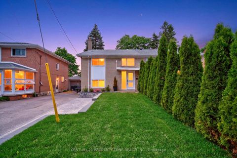 Photo 1 at 121 Saint Lucie Drive, Humbermede, Toronto