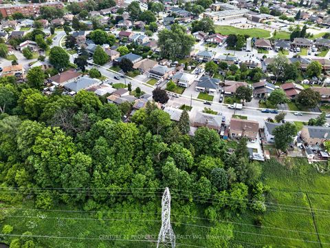 Photo 7 at 121 Saint Lucie Drive, Humbermede, Toronto