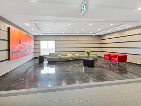 Photo 9 at 1601 - 8 Park Road, Moore Park, Toronto