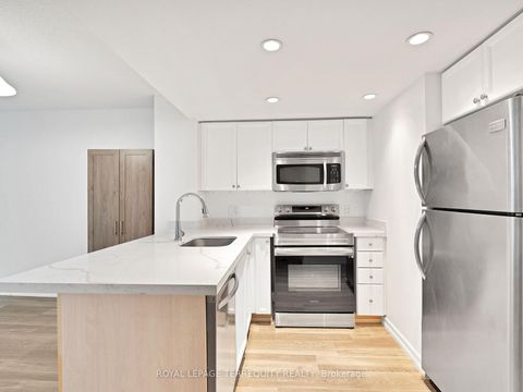Photo 15 at 1601 - 8 Park Road, Moore Park, Toronto