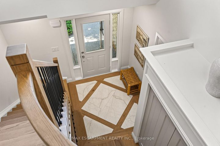 Photo 4 at 1 - 3333 New Street, Roseland, Burlington
