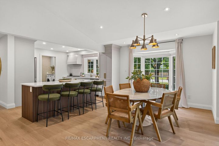 Photo 8 at 1 - 3333 New Street, Roseland, Burlington