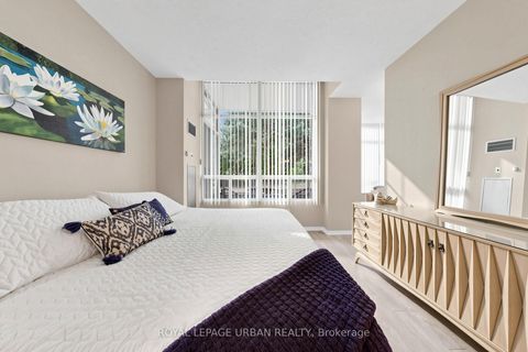 Photo 21 at 110 - 11 Townsgate Drive, Yorkhill, Vaughan