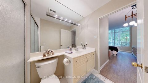 Photo 24 at 110 - 11 Townsgate Drive, Yorkhill, Vaughan