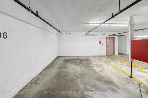 Photo 32 at 110 - 11 Townsgate Drive, Yorkhill, Vaughan