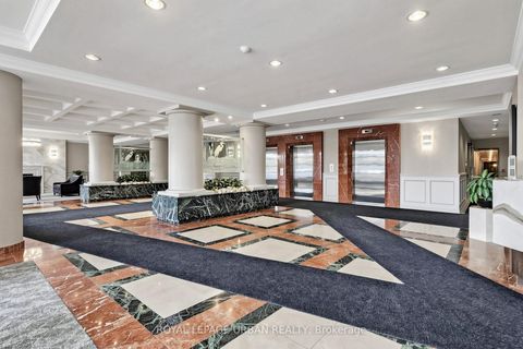 Photo 33 at 110 - 11 Townsgate Drive, Yorkhill, Vaughan