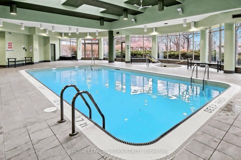 Photo 36 at 110 - 11 Townsgate Drive, Yorkhill, Vaughan