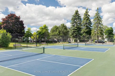 Photo 42 at 110 - 11 Townsgate Drive, Yorkhill, Vaughan