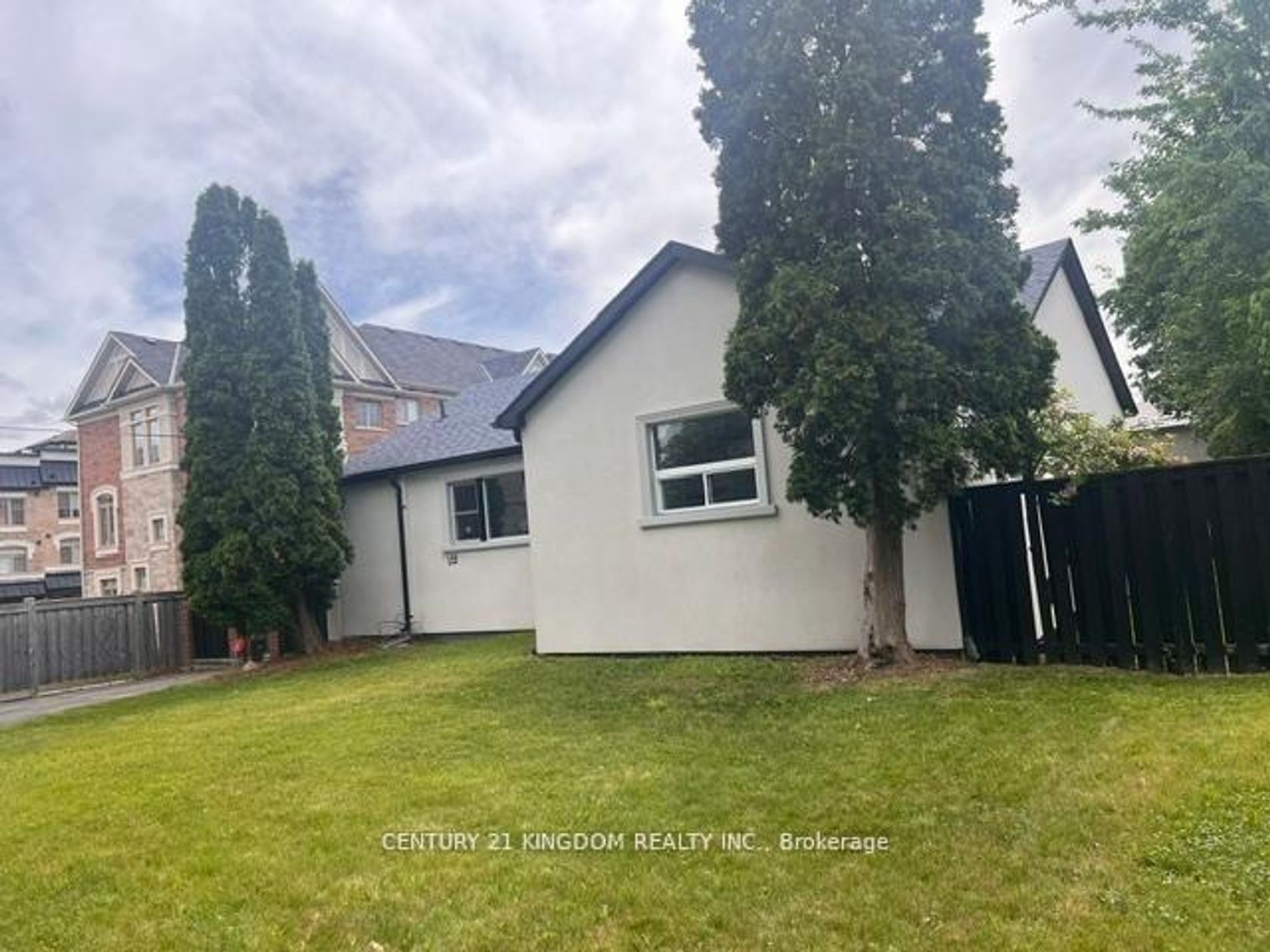 132 Old Harwood Avenue, Central, Ajax 