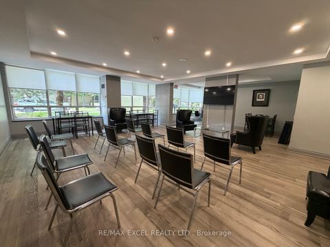 Photo 5 at 507 - 91 Townsgate Drive, Yorkhill, Vaughan