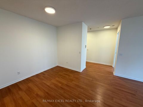 Photo 10 at 507 - 91 Townsgate Drive, Yorkhill, Vaughan