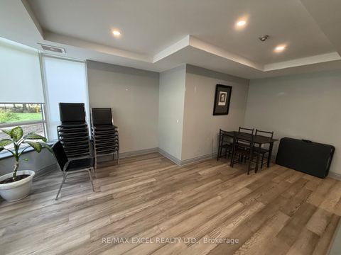 Photo 16 at 507 - 91 Townsgate Drive, Yorkhill, Vaughan