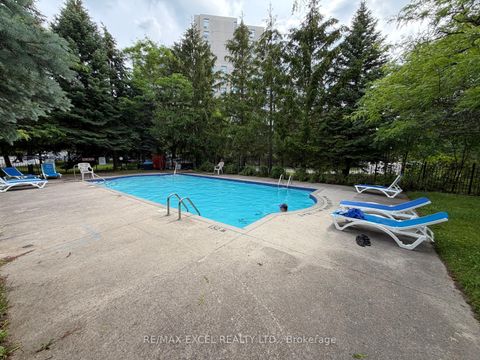 Photo 18 at 507 - 91 Townsgate Drive, Yorkhill, Vaughan