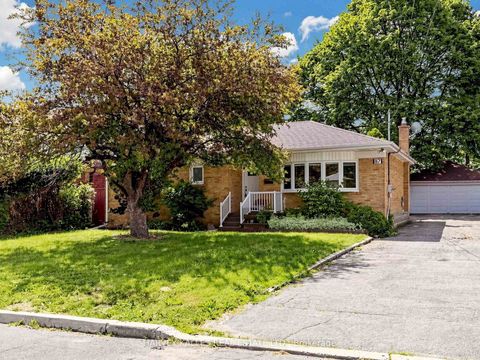 Photo 1 at 87 Combe Avenue, Bathurst Manor, Toronto
