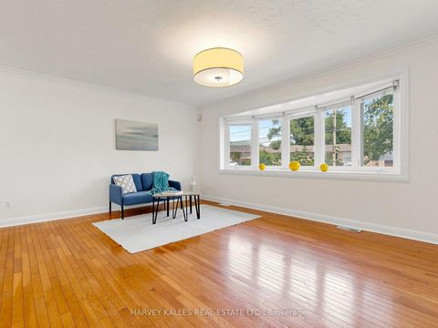 Photo 4 at 87 Combe Avenue, Bathurst Manor, Toronto