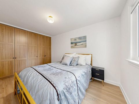 Photo 11 at 87 Combe Avenue, Bathurst Manor, Toronto