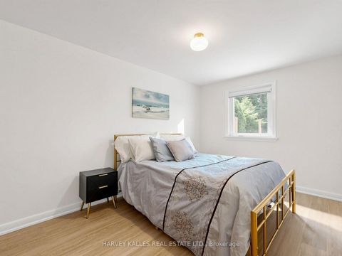 Photo 12 at 87 Combe Avenue, Bathurst Manor, Toronto