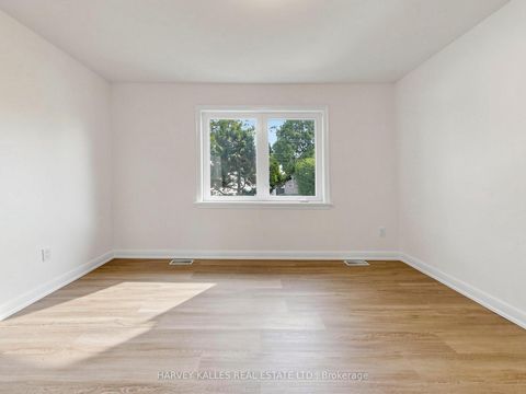 Photo 13 at 87 Combe Avenue, Bathurst Manor, Toronto