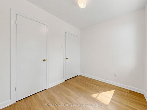 Photo 16 at 87 Combe Avenue, Bathurst Manor, Toronto