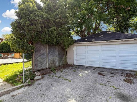 Photo 29 at 87 Combe Avenue, Bathurst Manor, Toronto