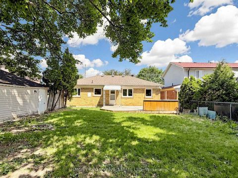 Photo 30 at 87 Combe Avenue, Bathurst Manor, Toronto