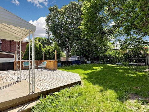 Photo 32 at 87 Combe Avenue, Bathurst Manor, Toronto