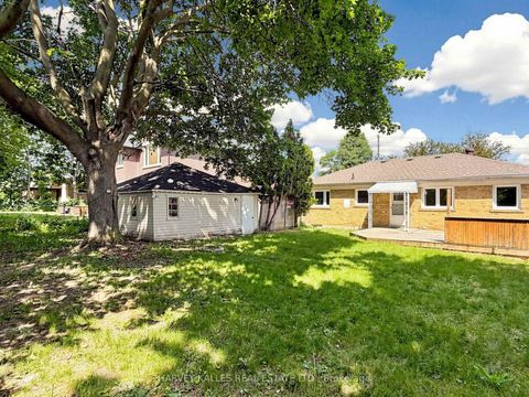 Photo 33 at 87 Combe Avenue, Bathurst Manor, Toronto
