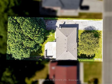 Photo 36 at 87 Combe Avenue, Bathurst Manor, Toronto