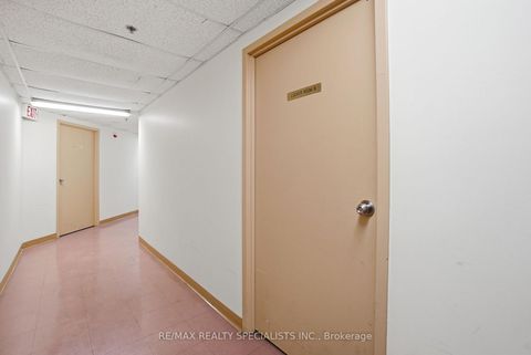 Photo 6 at 1707 - 1 Rowntree Road, Jamestown, Toronto