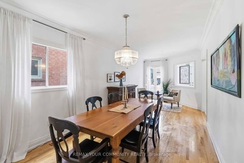 Photo 8 at 15 Klamath Court, Maple, Vaughan