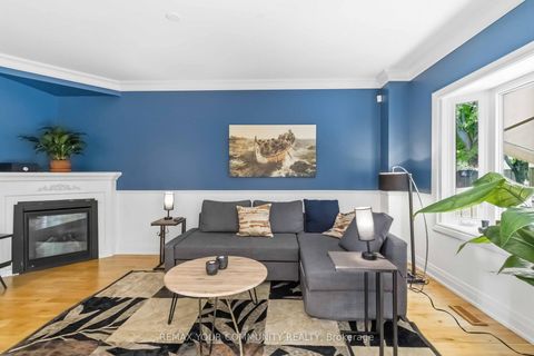 Photo 10 at 15 Klamath Court, Maple, Vaughan