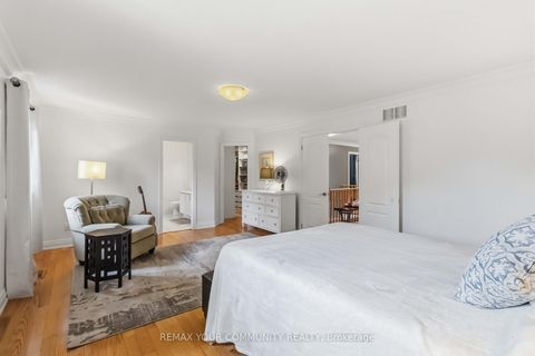 Photo 14 at 15 Klamath Court, Maple, Vaughan
