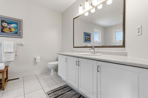 Photo 16 at 15 Klamath Court, Maple, Vaughan