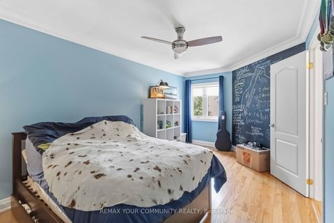 Photo 23 at 15 Klamath Court, Maple, Vaughan