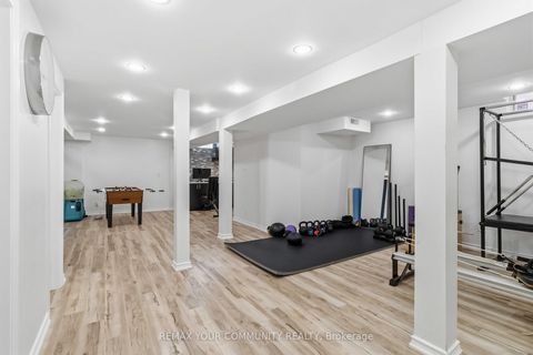 Photo 29 at 15 Klamath Court, Maple, Vaughan