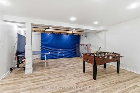 Photo 32 at 15 Klamath Court, Maple, Vaughan