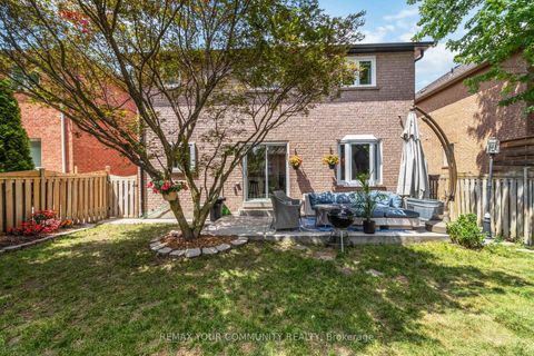 Photo 36 at 15 Klamath Court, Maple, Vaughan