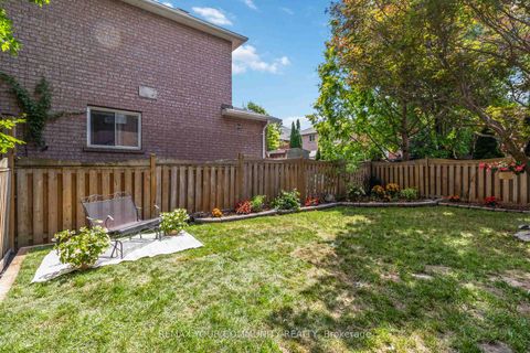 Photo 38 at 15 Klamath Court, Maple, Vaughan