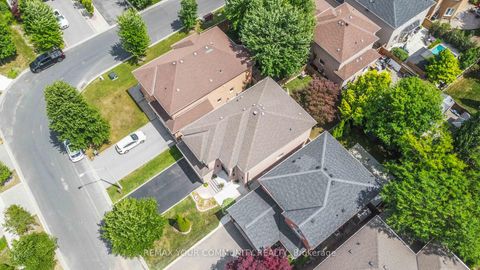 Photo 40 at 15 Klamath Court, Maple, Vaughan