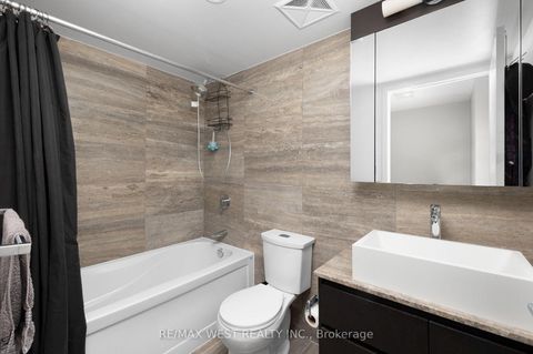 Photo 6 at 1106 - 15 Iceboat Terrace, Waterfront Communities C1, Toronto