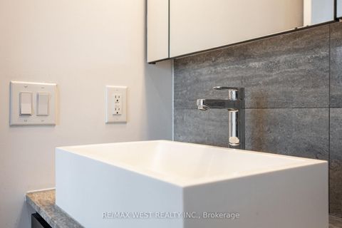 Photo 12 at 1106 - 15 Iceboat Terrace, Waterfront Communities C1, Toronto