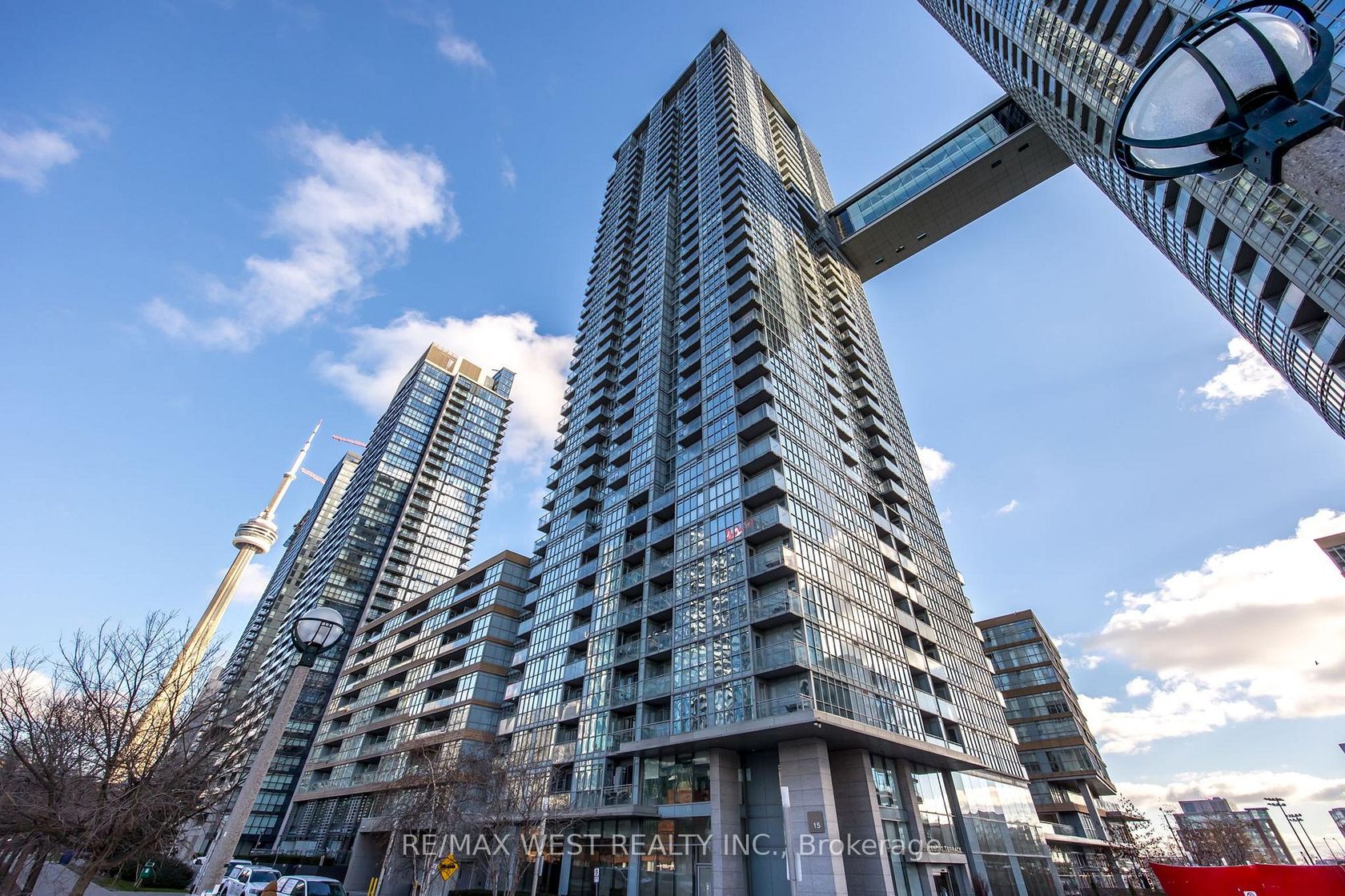 1106 - 15 Iceboat Terrace, Waterfront Communities C1, Toronto photo number 2