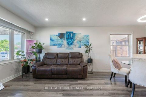 Photo 3 at 4 Fennimore Crescent, Jane Heights, Toronto